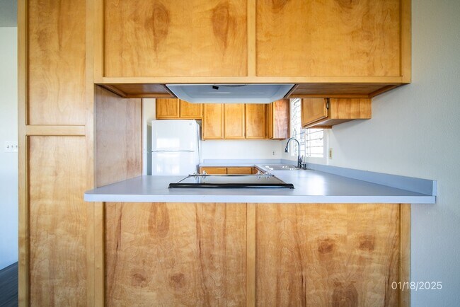 Building Photo - MOVE IN READY 3BR/1BA/2 TANDEM PKG IN AIEA AREA