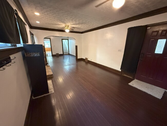 Foto del edificio - 3347 W 131st St