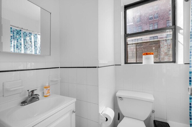 Foto del edificio - 308 E 118th St