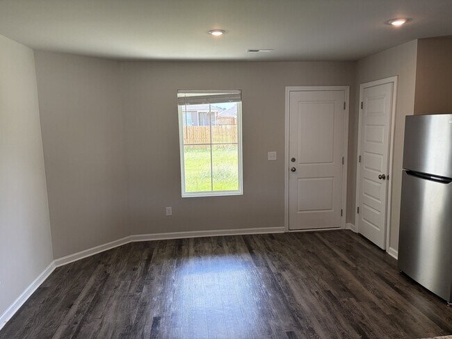 Building Photo - 3 Bed / 2 Bath Rental House in Decatur, AL 35603
