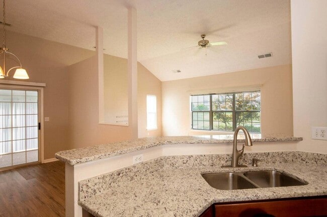 Foto del edificio - 4228 Hampton Ridge