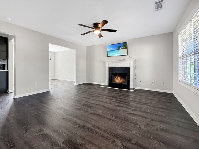 Photo - Now Available in Heritage Pointe! Apartment