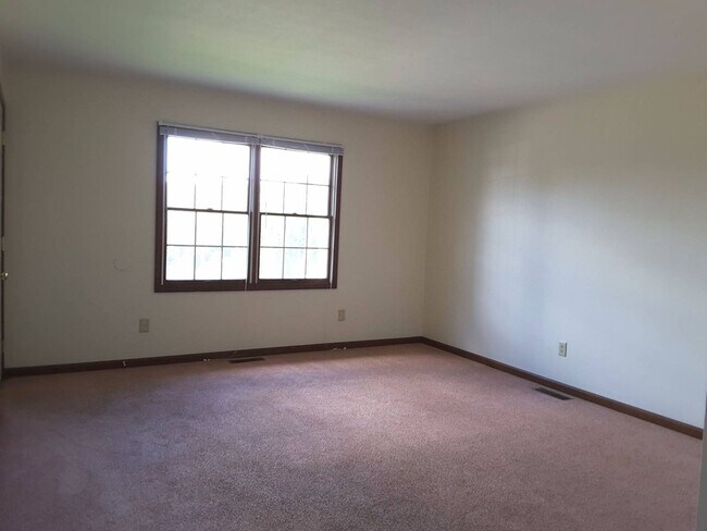 Foto del edificio - 120 S Silverwood Ln