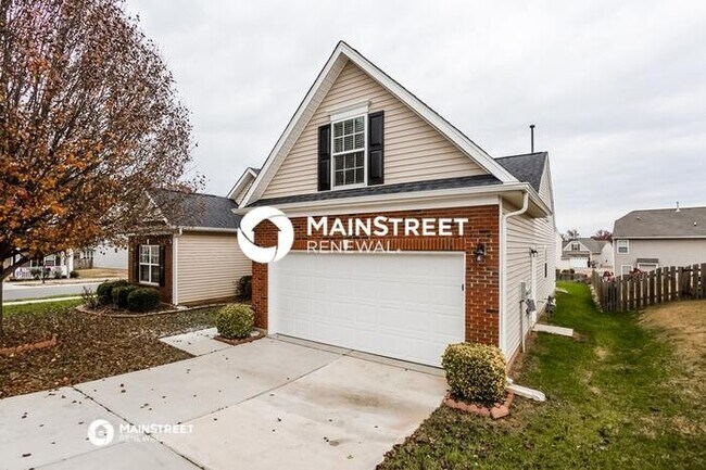 Foto del edificio - 4 Bedroom Pet-Friendly Home in Indian Trail, NC with Main Street Renewal