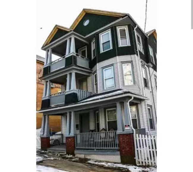 22 Albert Pl, Waterbury, CT 06702 Room for Rent in Waterbury, CT