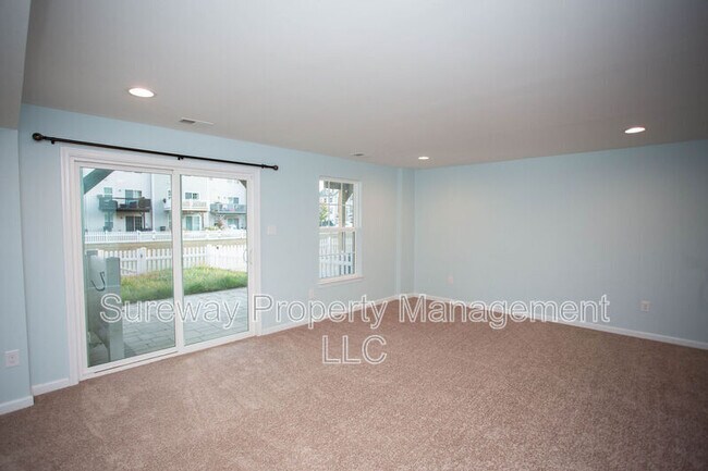 Building Photo - 186 Star Dr