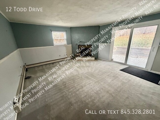 Foto del edificio - 12 Todd Dr