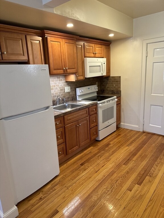 Foto del edificio - 16 Columbian St