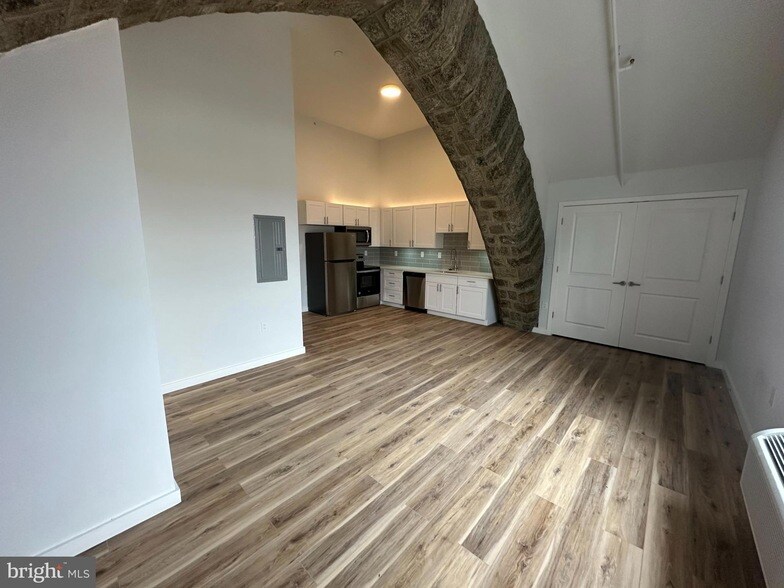 Foto principal - 6400-10-6410 Haverford Ave