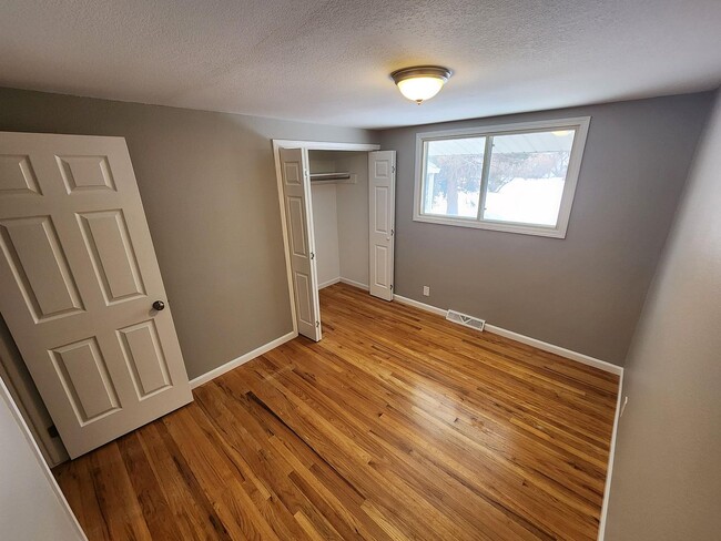 Building Photo - 4901 Circle Dr