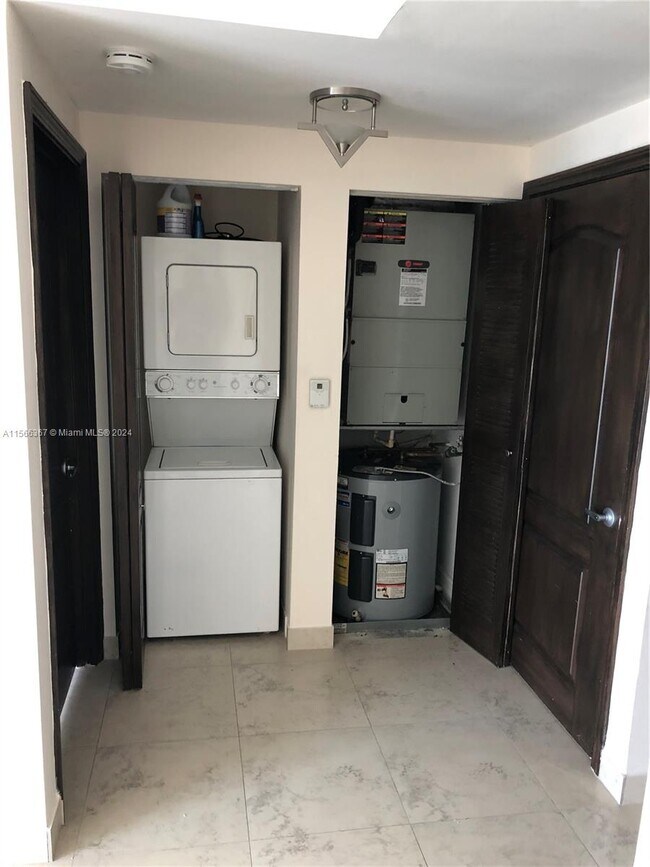 Foto del edificio - 117 NW 42nd Ave