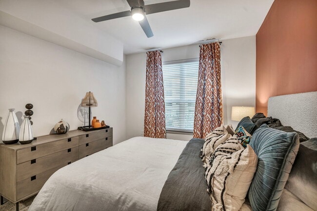 Building Photo - Lantana at Round Rock