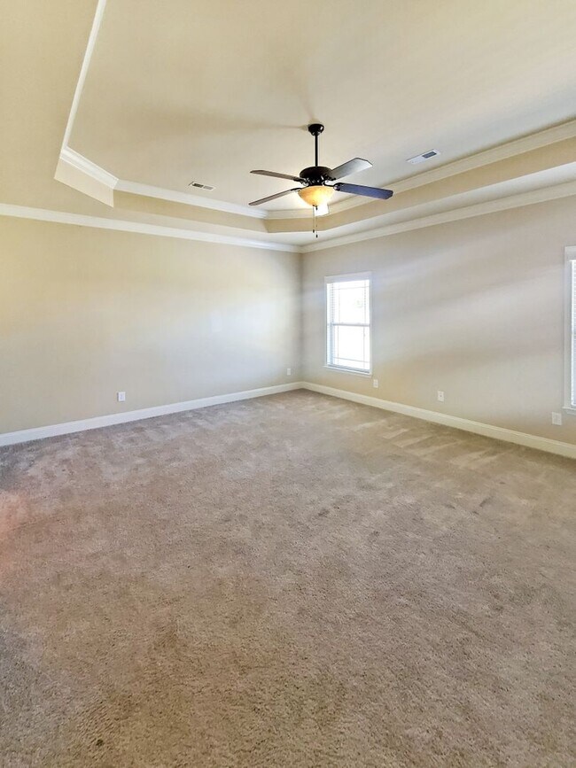 Foto del edificio - Gorgeous 4 Bedroom 3 Bathroom Home in Rive...