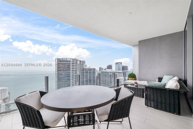 Foto del edificio - 300 Biscayne Blvd