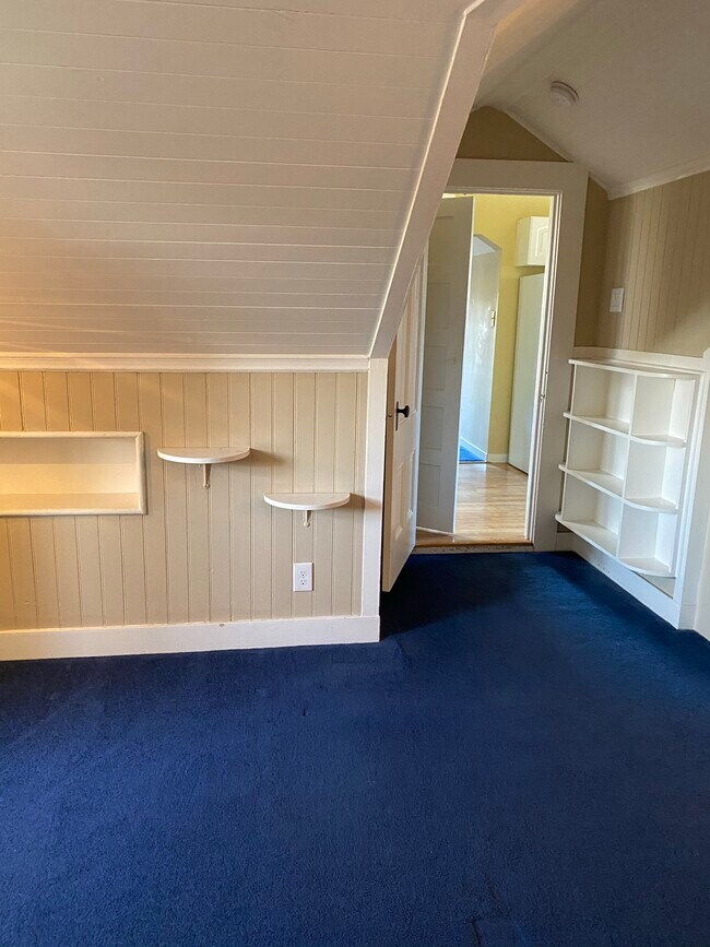Bedroom - 904 Howard Ave