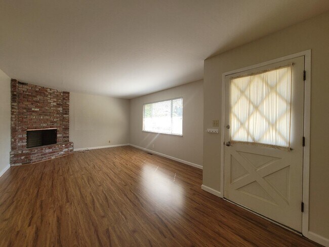 Building Photo - 120 Melville Ave