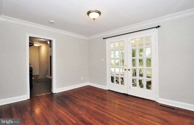 Building Photo - 6591 Rannoch Rd