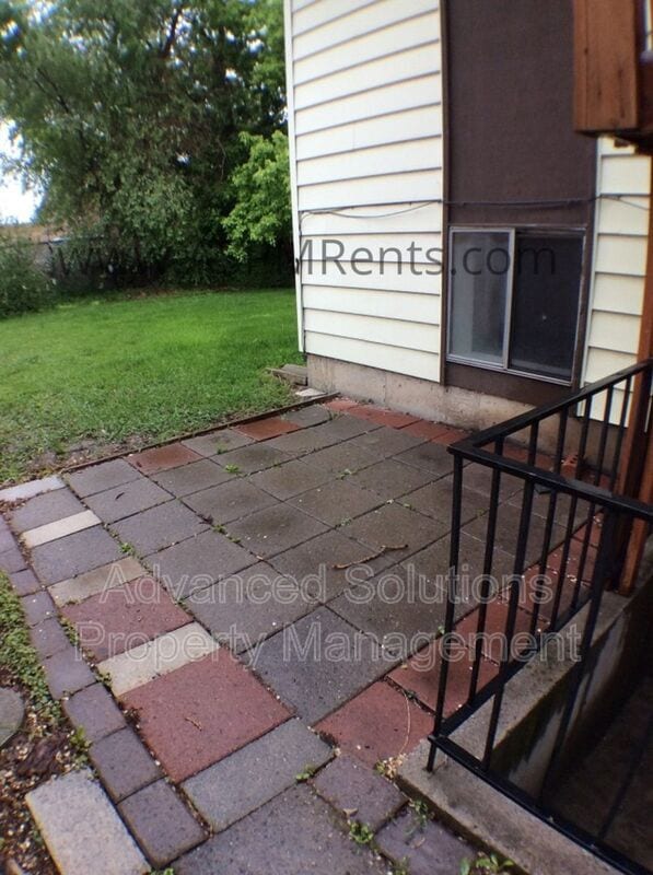 Building Photo - 3359 S Edison St