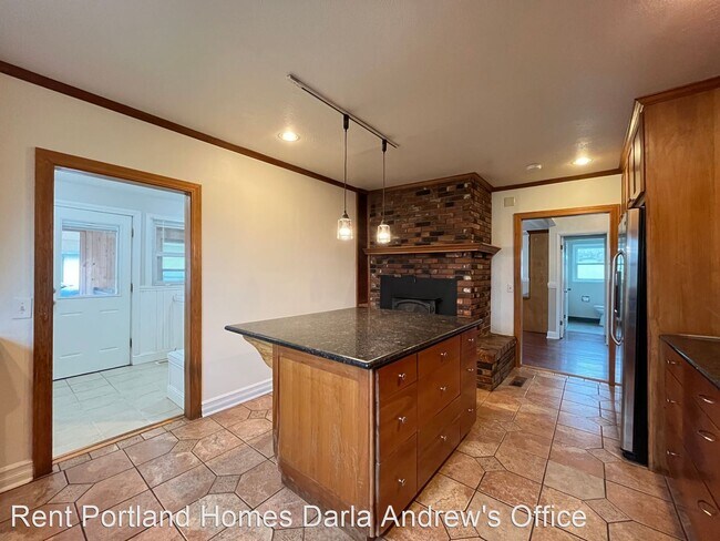 Foto del edificio - 4 br, 3.5 bath House - 20458 Beavercreek Road