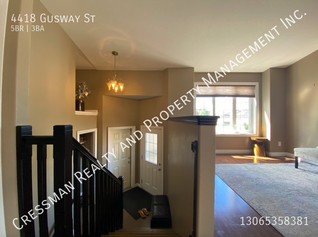 Photo du bâtiment - 5 Bed 3 Bath House with garage  in Lakeridge