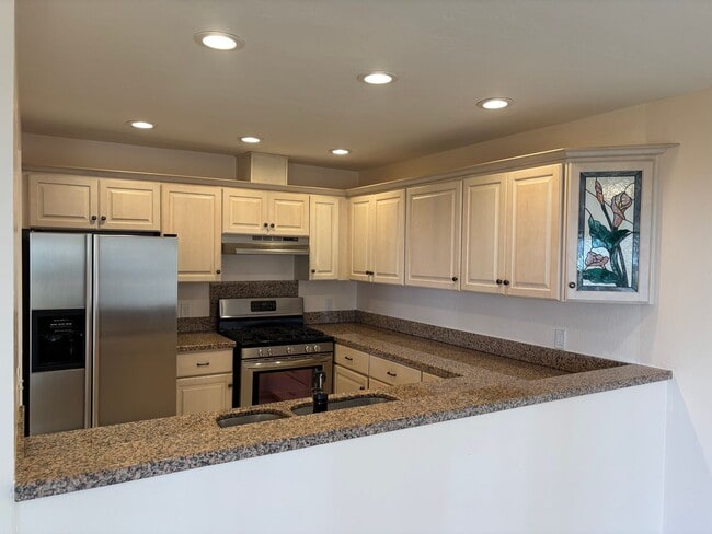 Building Photo - Great Condo Pebble Beach with Ocena Views