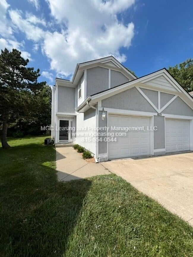 Building Photo - 4620A NE Whispering Winds Dr