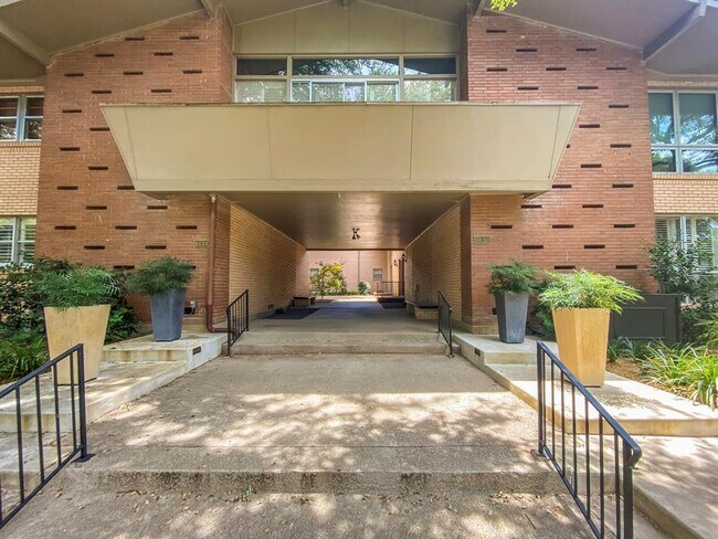 Foto del edificio - 6134 Bandera Ave