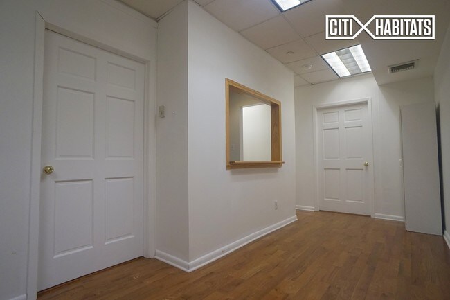 Foto del edificio - 129 E 47th St
