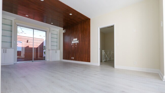 Foto del edificio - 1220 N Coast Hwy