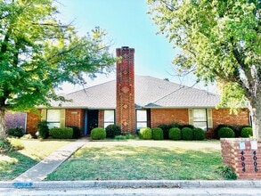 Building Photo - 4006 NW 68th St