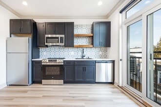 Building Photo - 2229 N 33rd St