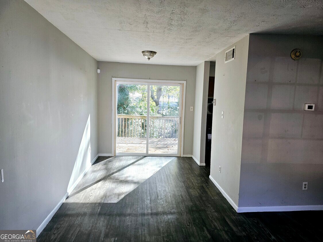 Foto del edificio - 1045 Laurel Ct