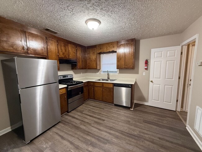 2071/2073 Cantrell Ln - 2071/2073 Cantrell Ln Apartment
