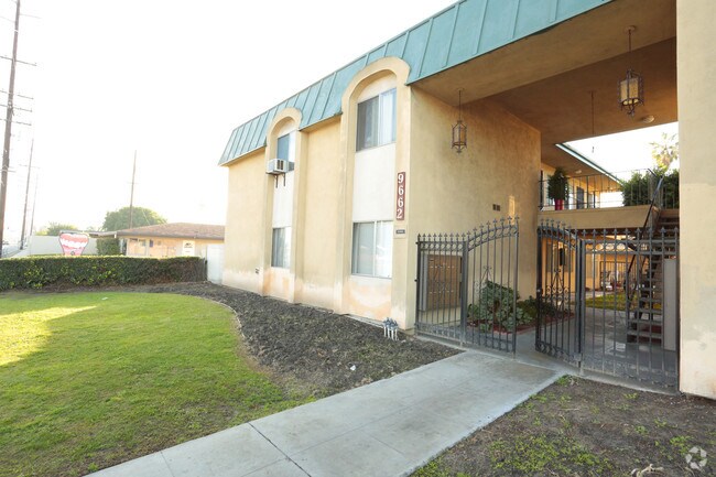9662 de bochas Rd - 9662 Ball Rd