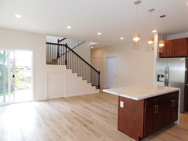 Building Photo - Kailua home on Kawainui canal, paddlers paradise, pet friendly