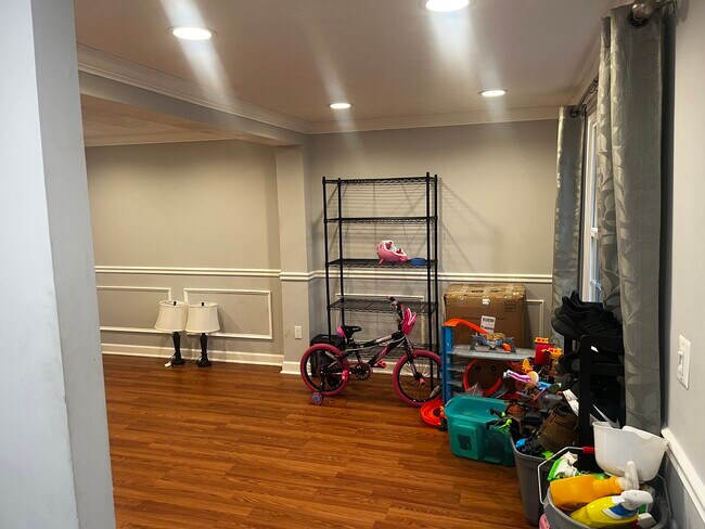 Building Photo - 1659 Sierra Woods Ct