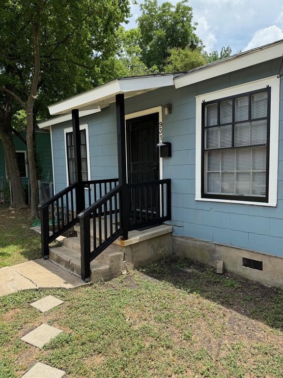 Building Photo - 931 E 56th 1/2 St