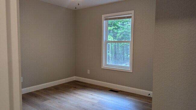 Foto del edificio - 3 Woodland Hills Dr