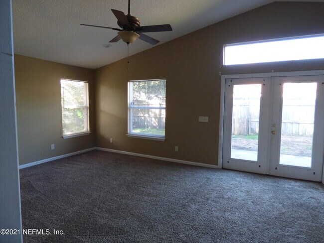 Building Photo - 12819 Glade Springs Dr S