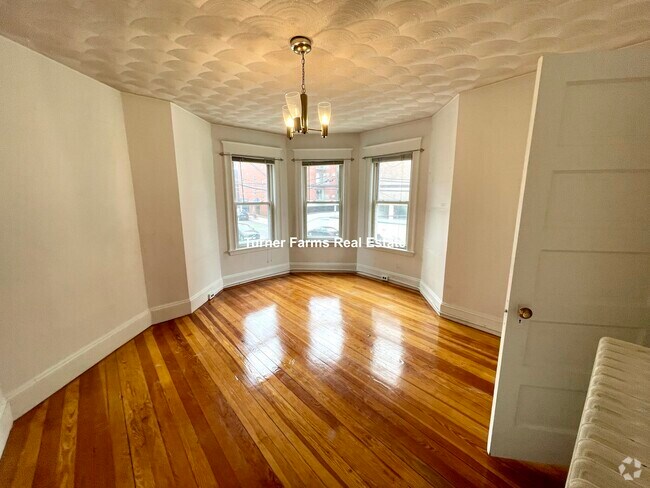 Building Photo - 85 Beacon St