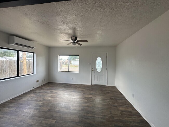 Building Photo - 1601 8th St