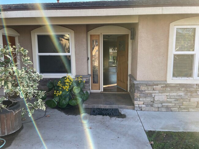Entrance - 10710 La Jara St