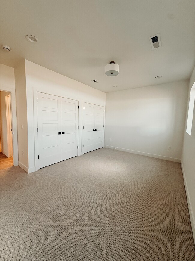 Foto del edificio - 1146 S Lauren Ln