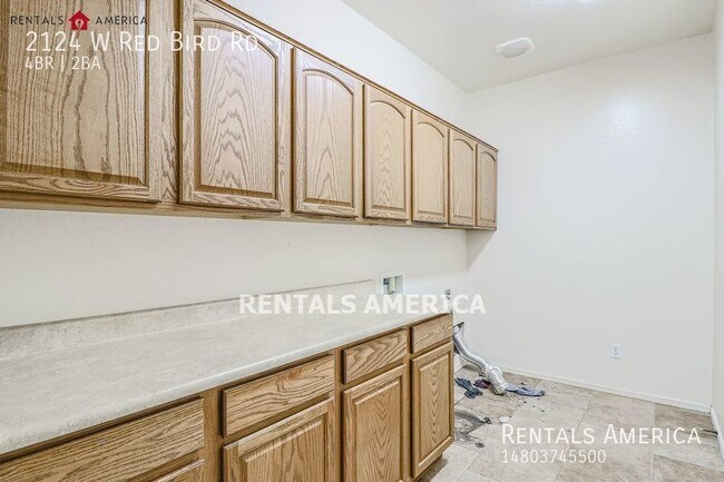 Building Photo - Beautifully Designed Single Story Home in ...