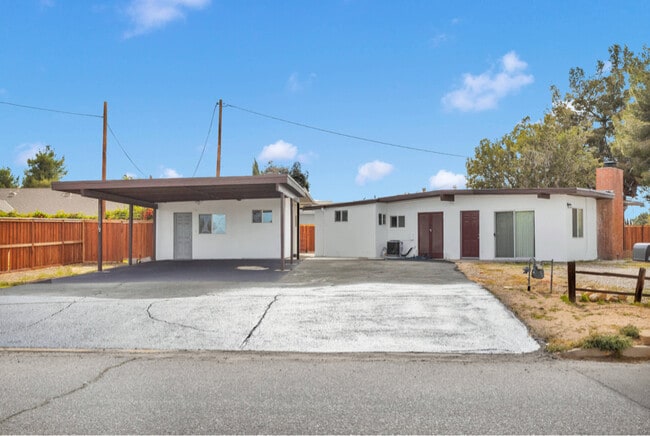 Building Photo - 17637 Sultana St