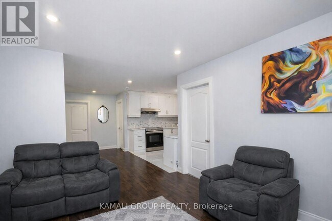 Photo du bâtiment - 449 Kenilworth Ave N