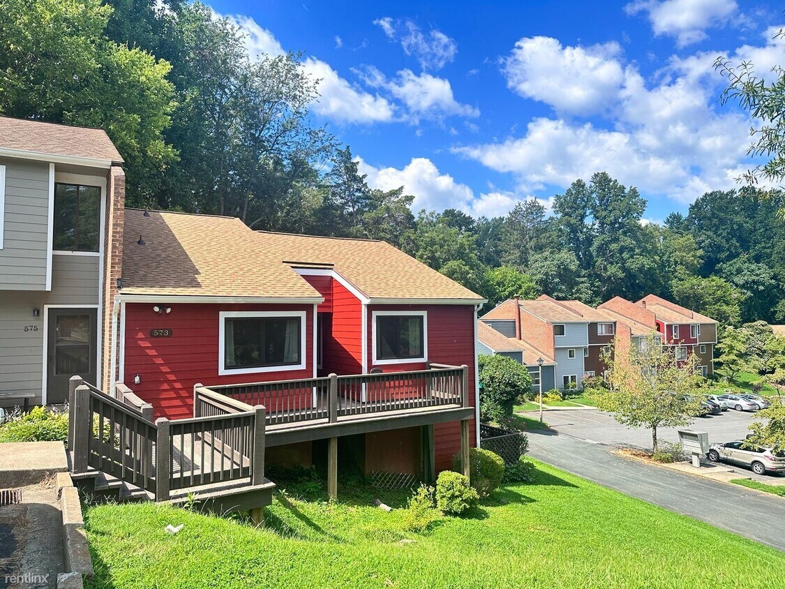 Primary Photo - 3 br, 3 bath House - 573 Southampton Court