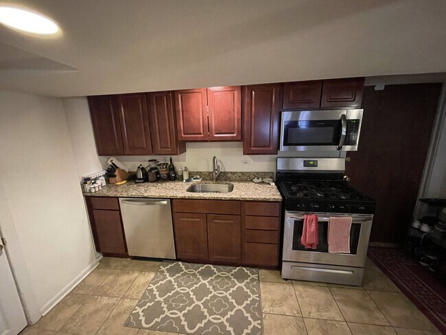 Building Photo - 4144 N Mozart St