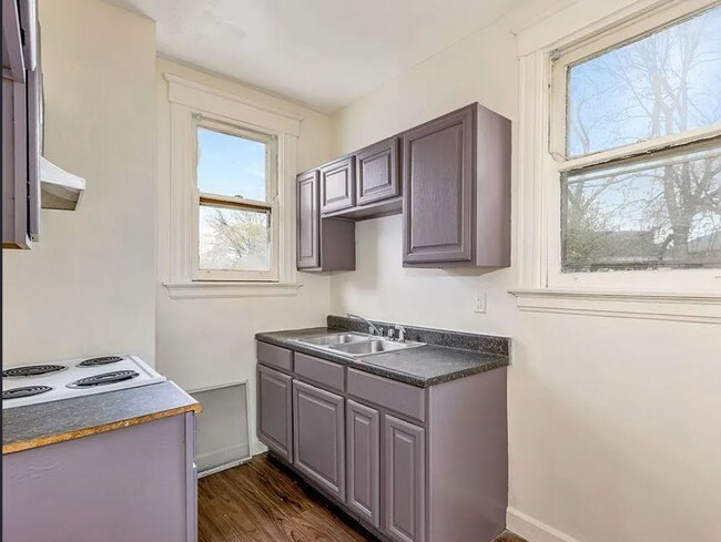 Foto del edificio - Spacious 4-Bed Gem in Prime Cincinnati Location – Freshly Updated!