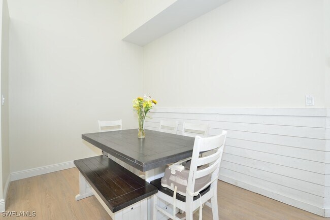 Foto del edificio - 4325 Covey Cir